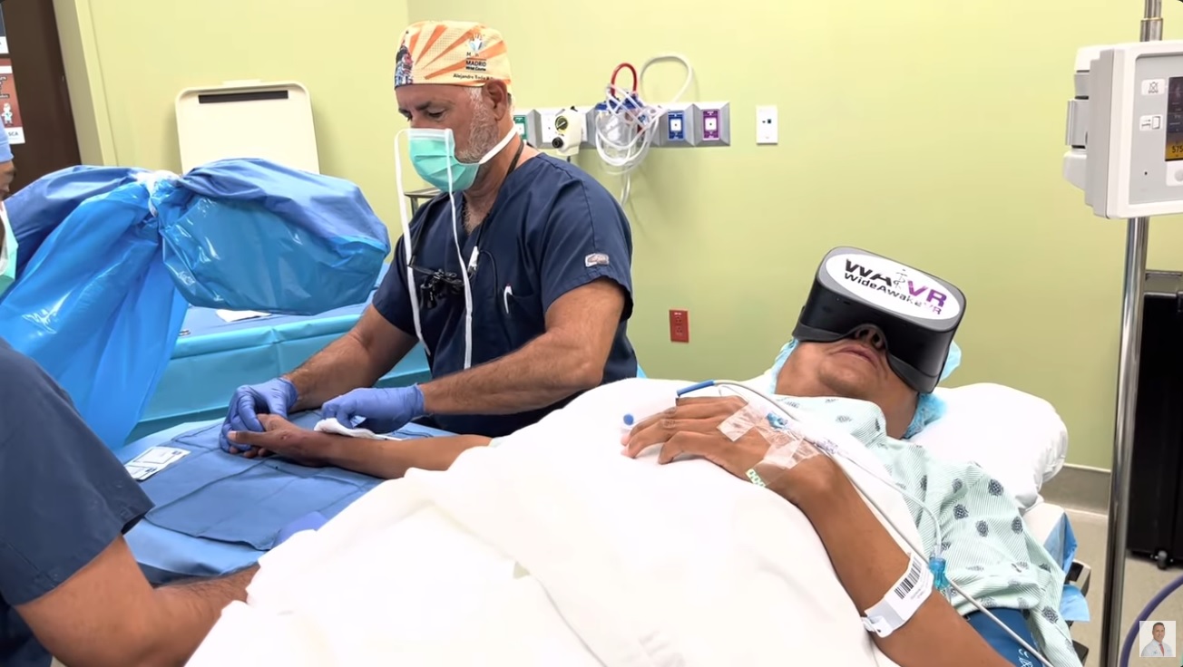 Patient from Ecuador has a pin removal without anesthesia/sedation & instead chooses Virtual reality
