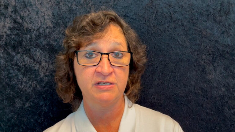 “Hace menos de 48h que el Dr.Badia me operó con un método mínimamente invasivo y ya puedo mover mis dedos!”