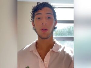 Jugador De Tennis Se Recupera Después De Lesion De Ligamentos En La Muñeca