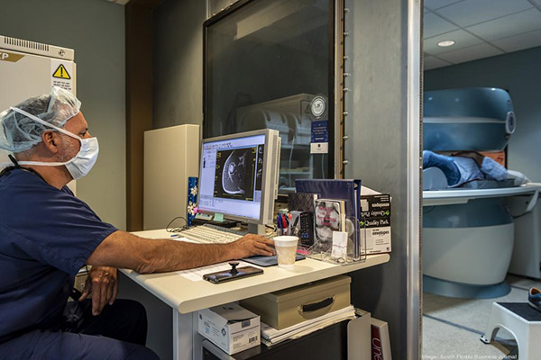 Dr. Badia - Profile photos